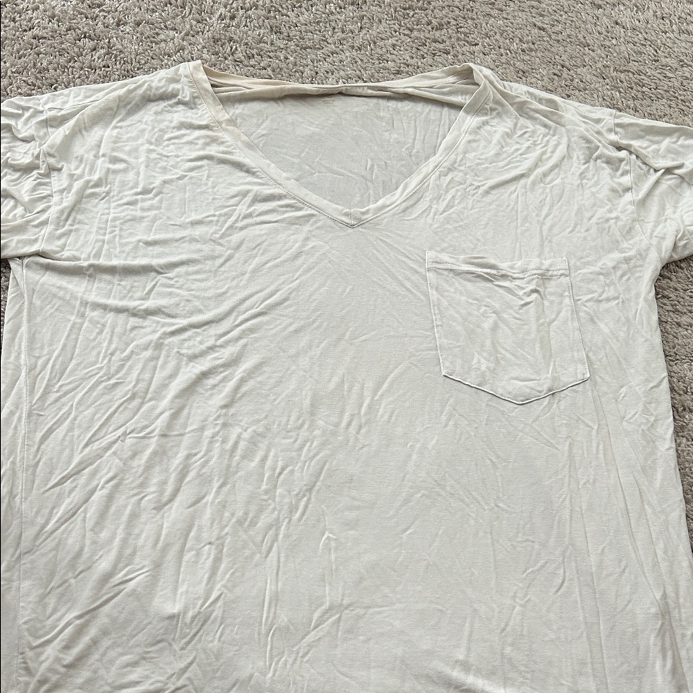 Kyte BABY Cream V‑Neck Short Sleeve Pocket Top